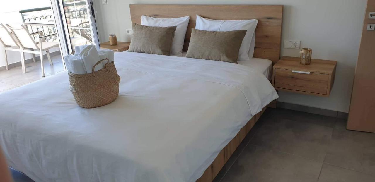 Villa Eleni Greece - Wonderful Sea View Studios Nea Roda Luaran gambar