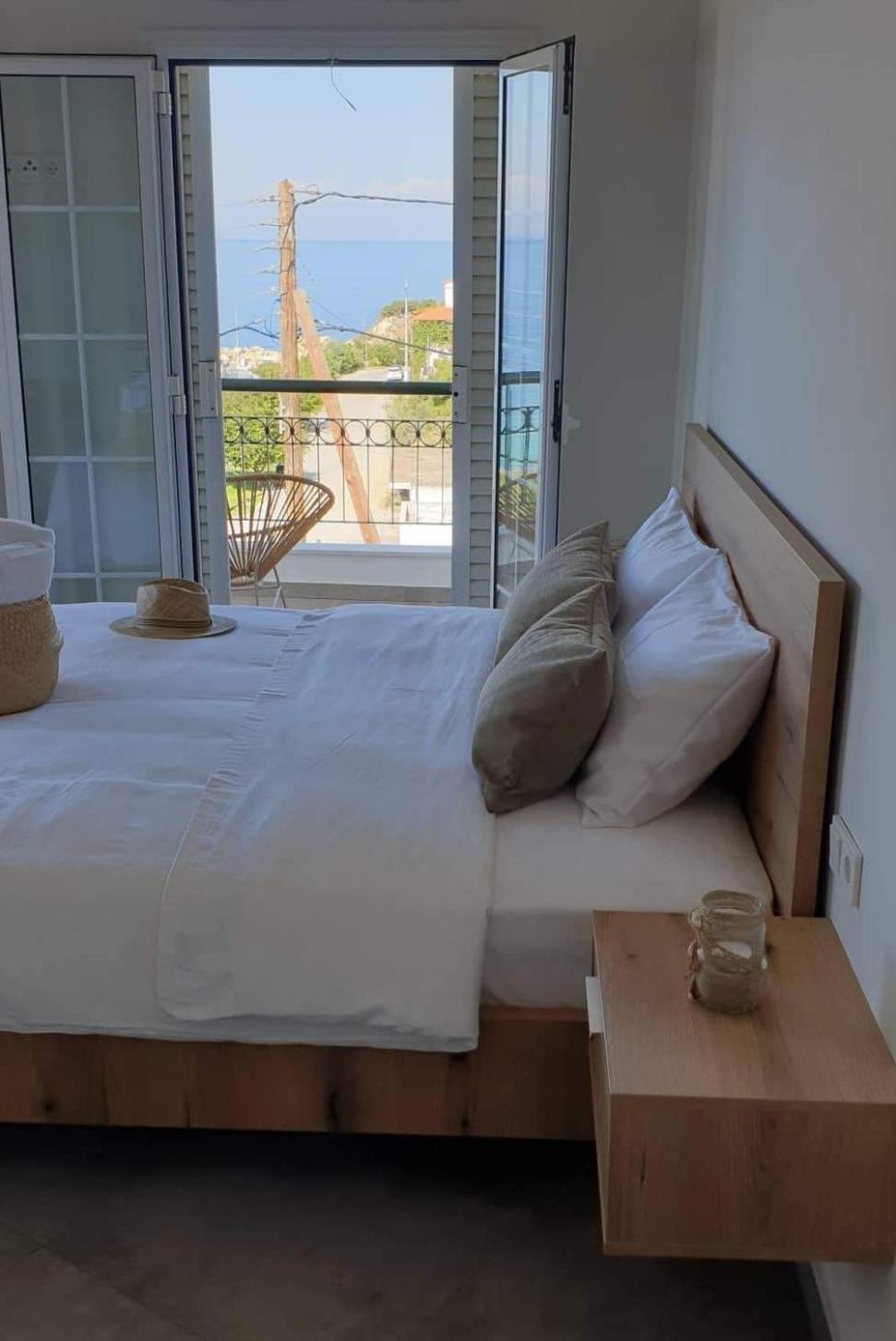 Villa Eleni Greece - Wonderful Sea View Studios Nea Roda Luaran gambar